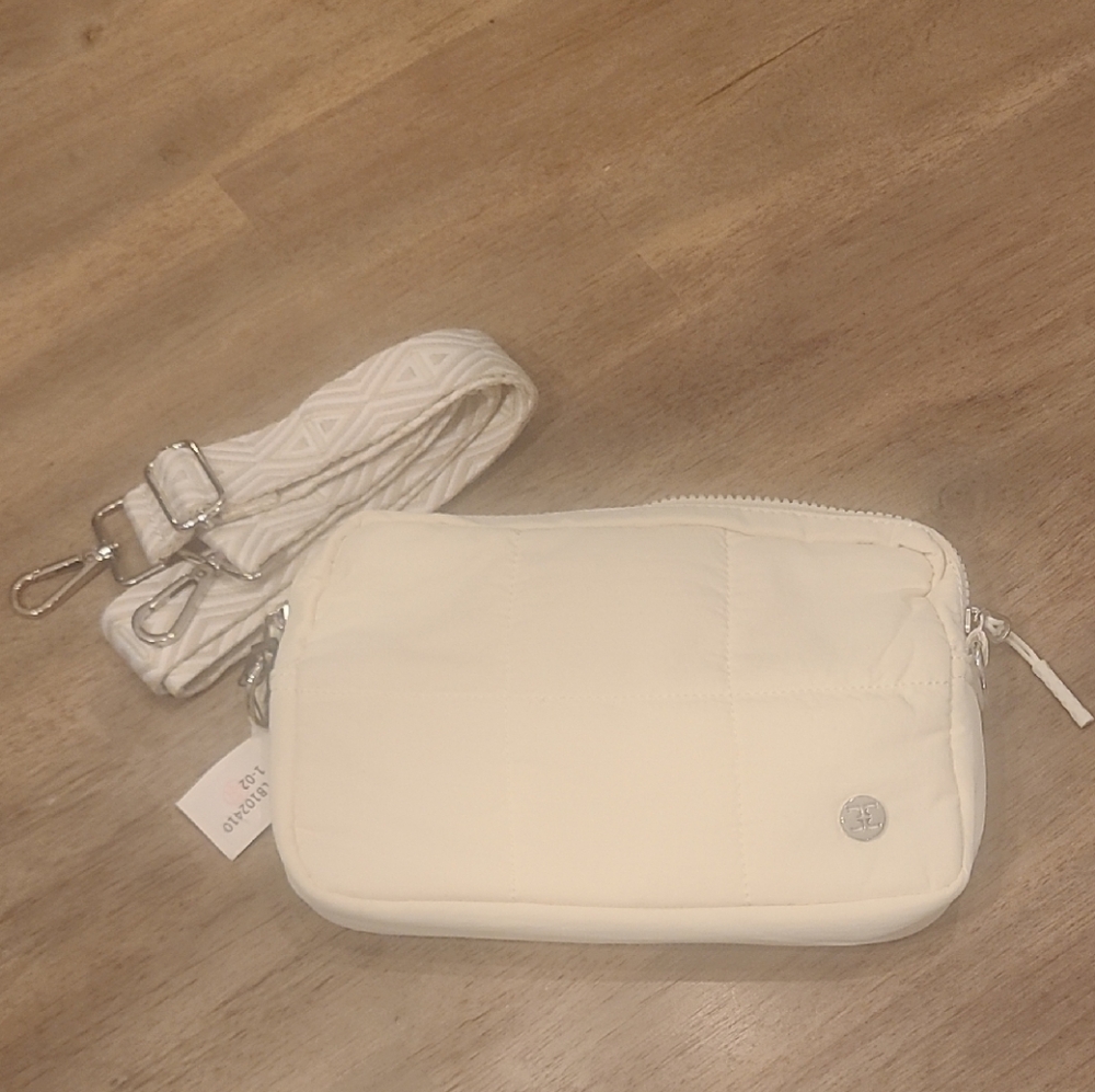Chic White Quilted Crossbody Bag